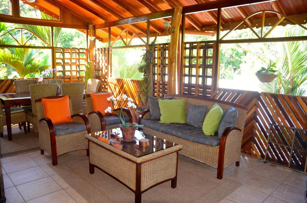Physis Caribbean Bed & Breakfast Puerto Viejo de Talamanca Exterior foto