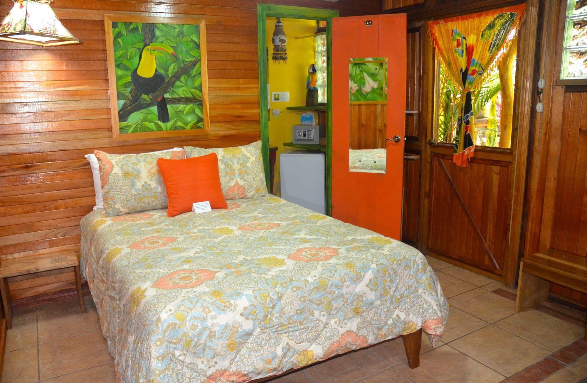 Physis Caribbean Bed & Breakfast Puerto Viejo de Talamanca Exterior foto